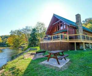 Cabin near river access